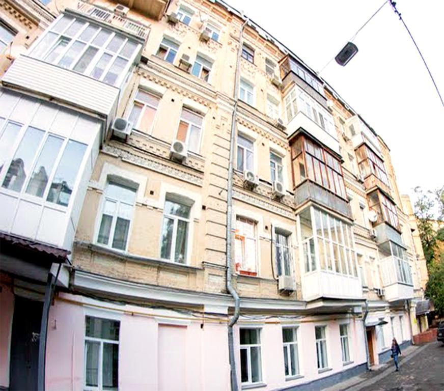 Status Guesthouse Kiev Luaran gambar